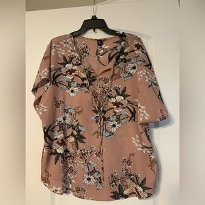 Cute NWOT tie neck blouse from SHEIN in 3X